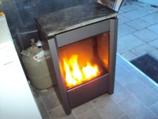 Propan-Butan Gas Oranier Raumheizung mit Kaminfeuereffekt  Schorsteinanschluss