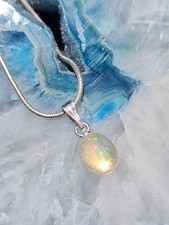 Geschenkset: Welo Opal Anhänger plus Silberkette  (G04)