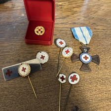 Konvolut Orden Rotes Kreuz  Ehrenkreuz  mit  Miniaturen   RK74