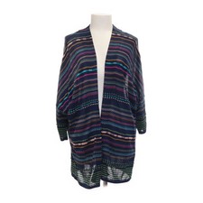 Catherine Andre, Strickjacke