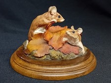 Country Artists 'Holzmäuse in Blättern' Ornament. 1984. 5,5" breit. 3,75 Zoll groß. GC.