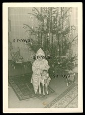 Junge im Bademantel auf Schaukelpferd Spielzeug vor Weihnachtsbaum - Foto 8x10cm