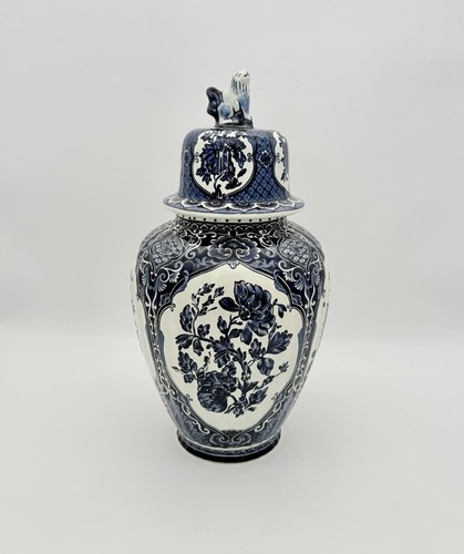 Royal sphinx boch delft - by,
