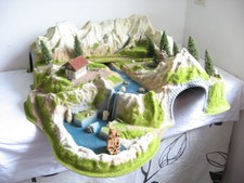 KE536* NOCH H0 05200 Eckberg 2-gleisig gebogen 73x70x24cm gebaut