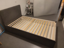 Neuwertiges Bett