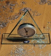 LEONARDO - schöne Glas Tischuhr - Dreieck