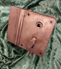 antikes Kastenschloss mit