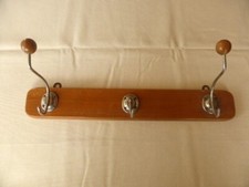 Wandgarderobe, Garderobe Holz mit 2 Holzkugeln, 3 Haken, L 45,5cm, Vintage