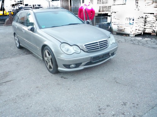 SCHLACHTFEST-MERCEDES-BENZ-203