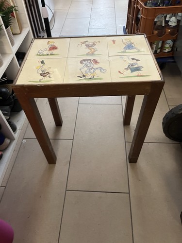 Beistelltisch ddr figuren - beistelltisch,