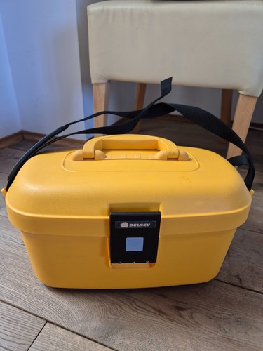 Delsey beauty case - beauty,