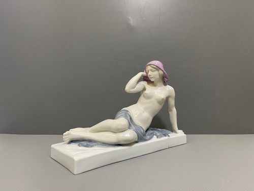 Ens figur liegender - ens, frauenakt