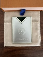 Louis Vuitton Kartenetui Leder silbern / grün