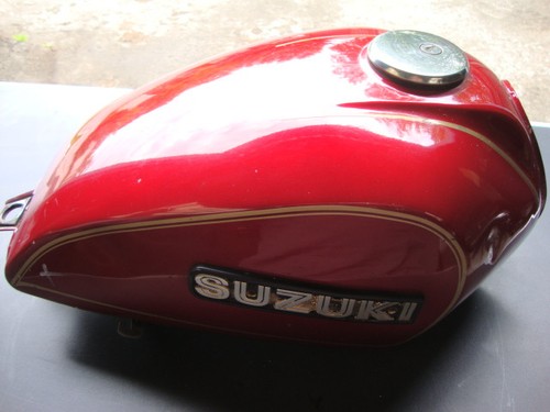 Suzuki 400 tank incl - 400,