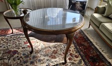 Chippendale Couchtisch Antik mit Wiener Geflecht und Glasplatte