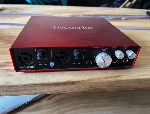 Focusrite scarlett 6i6 - focusrite,