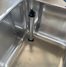 Gastro Spülbecken aus Edelstahl 40x40x30cm mit Ablaufventil & Standrohr
