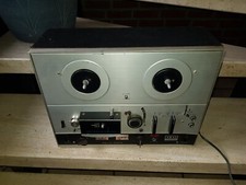 Akai 4000D Tonbandgerät. Bandmaschine