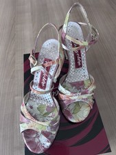 Tangolera, Model Flower, Tango