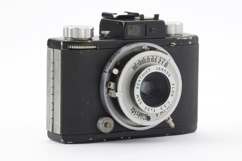 Cornu fama film camera with - fama,