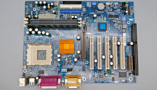 Gigabyte 7zx via kt133 - |,