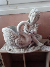 Steinfigur " Mädchen mit