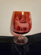 Wunderschönes Cognacglas Rubinrot Überfangglas Motiv: Hirsch im Wald 15 cm hoch.