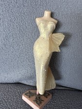 Sammlerfigur „Sheer Elegance – After Dark“ – The Latest Thing