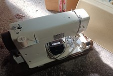 PRIVILEG 210N Voll-Zickzack, elektr. Nähmaschine mit Abdeckung, funktioniert,alt