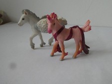 Schleich: Bayala - Pegasus-Fohlen (70448) u. Regenbogen-Einhorn "Miriel" (70494)