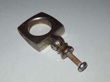 Pos 5) 1 Griff (Schrankklappe)