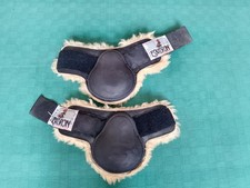 Pferde Streichkappen WB Eskadron echt Lammfell schwarz