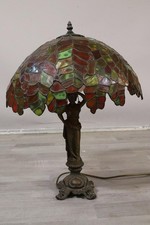 57cm Tischlampe Metall bronziert Dame mit Bleiglas Schirm Ende 19.Jhd (MVL4764)