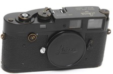 Leica M2 black paint Button
