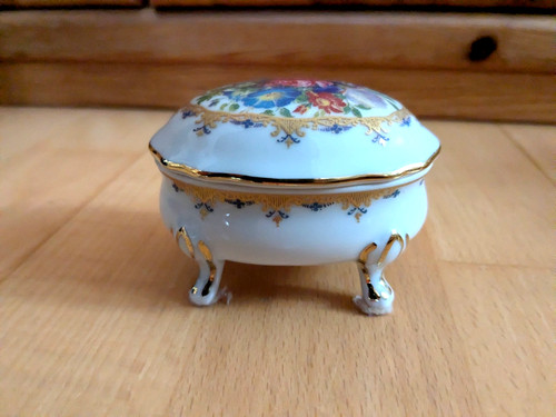 Schmuckschatulle mit - °°,