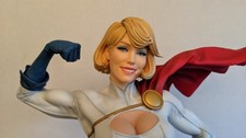 SIDESHOW - POWER GIRL - FIGUR