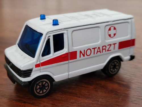Krankenwagen modell welly - krankenwagen,