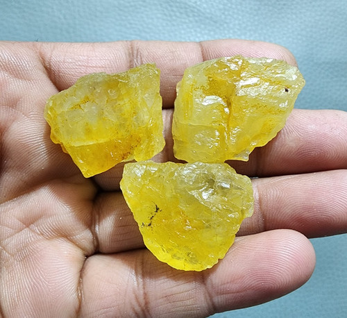 Stück schöner gelber - 3,