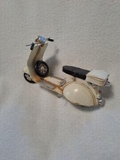 DEKO  od. Sammlerstück Metallfigur  / Vespa,  guter Zustand