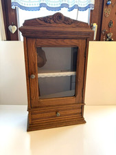 Hängeschrank  m. Scheibe u