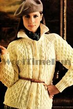 Strickmuster Damen klassische Grobstrickjacke/Jacke mit Zopfmuster. 34"-40" Brustumfang.