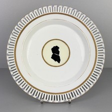 Hübscher Durchbruch-Teller