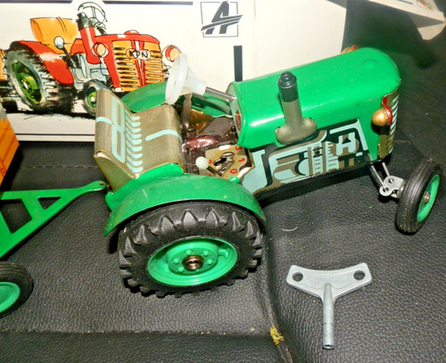 Traktor blechspielzeug mit - traktor,