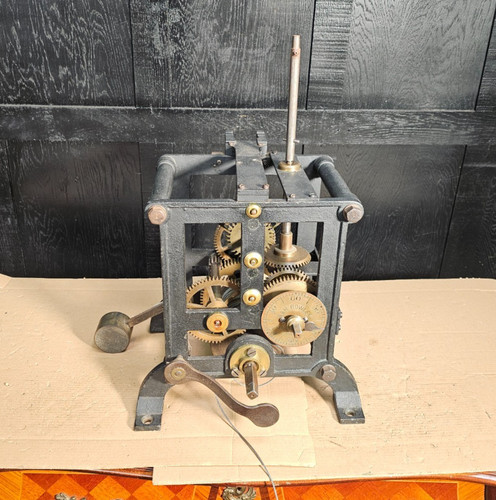 Antikes revolver uhrwerk - antikes,