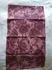 Tischläufer bordeaux / rose /pflaume mit Rosen von H&M Home