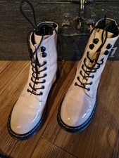 BOOTS ,STIEFEL VON DICKERS IN