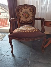 Stühl mit Gobelin-Bezug