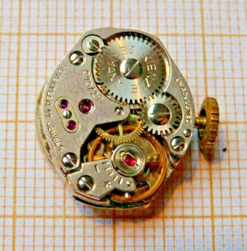 Vintage gebrauchtes handaufzug - vintage,