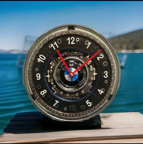 Metall wanduhr aus autoteilen - aus,
