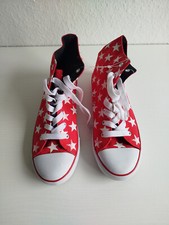 Stoffschuhe wie Chucks rot schwarz mit Sternchen